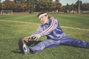 腰椎分離症になりやすい人は身体が硬い。